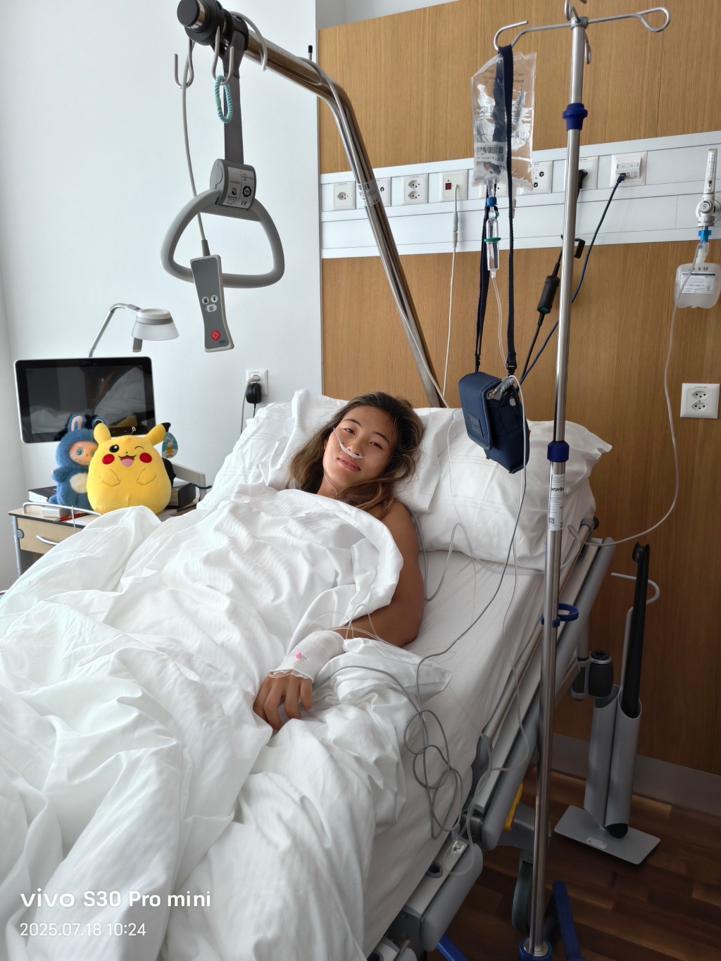 接受右肘手术，按下暂停键的郑钦文期待更好地归来