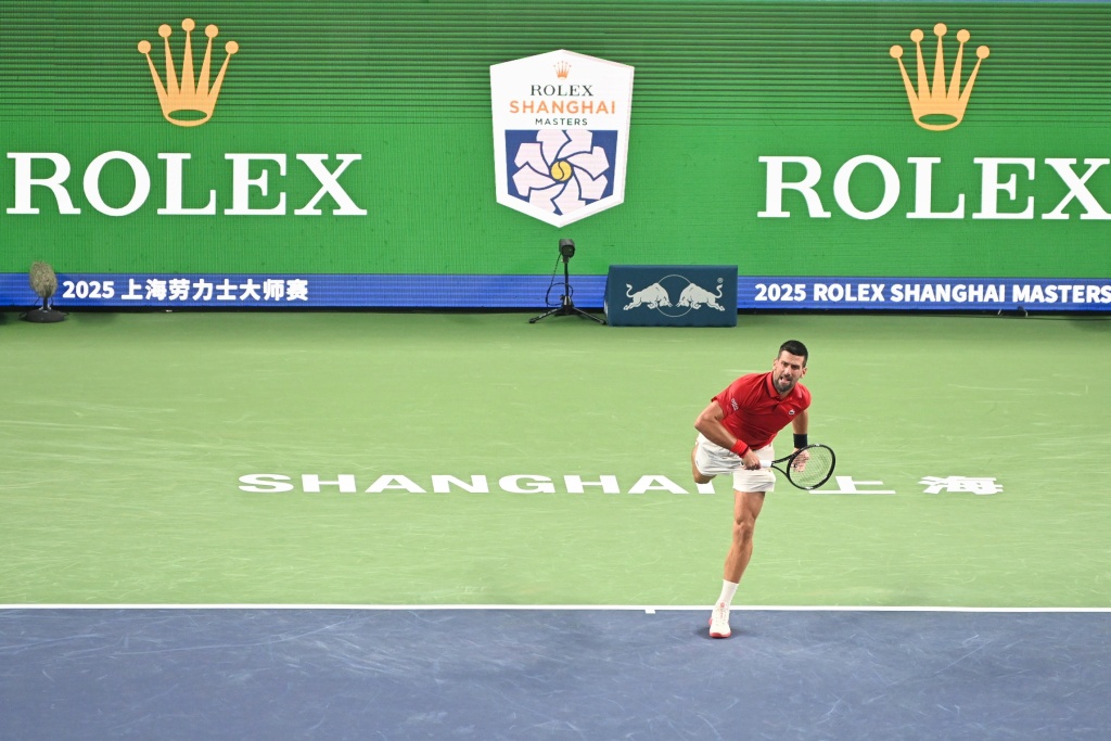 体坛联播｜德约带伤赢下上海大师赛开门红，阿莫林或将下课